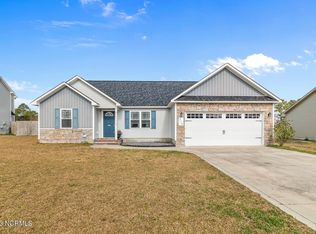 210 Brice Ct, Hubert, NC 28539