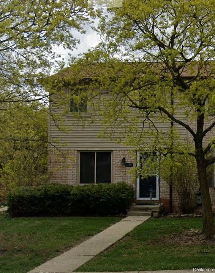 135 Sheffield Dr photo 1