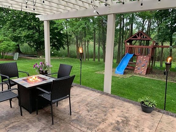 3rd image of 31214 Broderick Dr