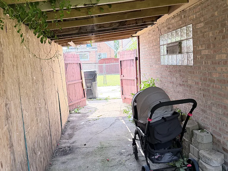 9318 S Lowe Ave — Photo 13