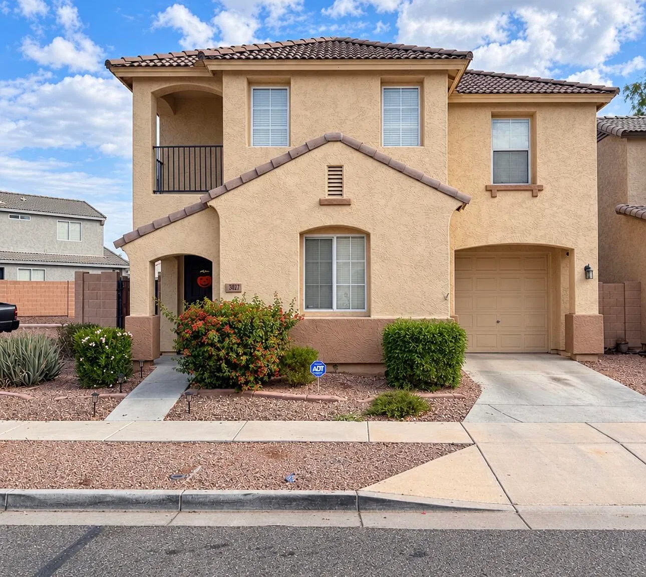 4 bed, 2.5 bath, 1569 sqft, $2,300 — Photo 1