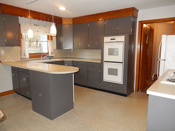Kitchen Work Area and Breakfast Bar