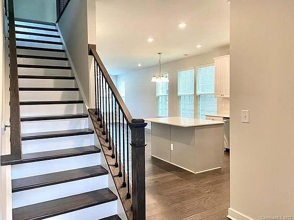3rd image of 6532 Brighton Park Dr
