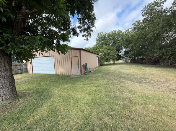 267 N Katy Rd, Elm Mott, TX 76640