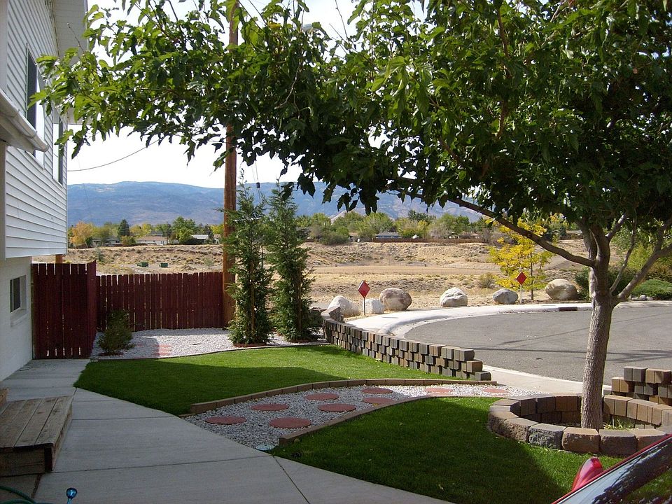 Front Yard (No Roses Yet)