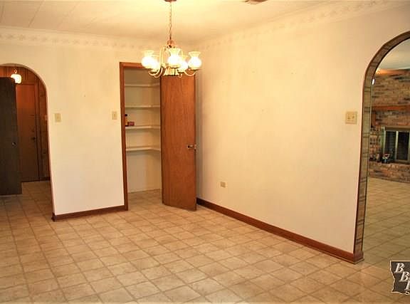 5th image of 516 Thoroughbred Dr