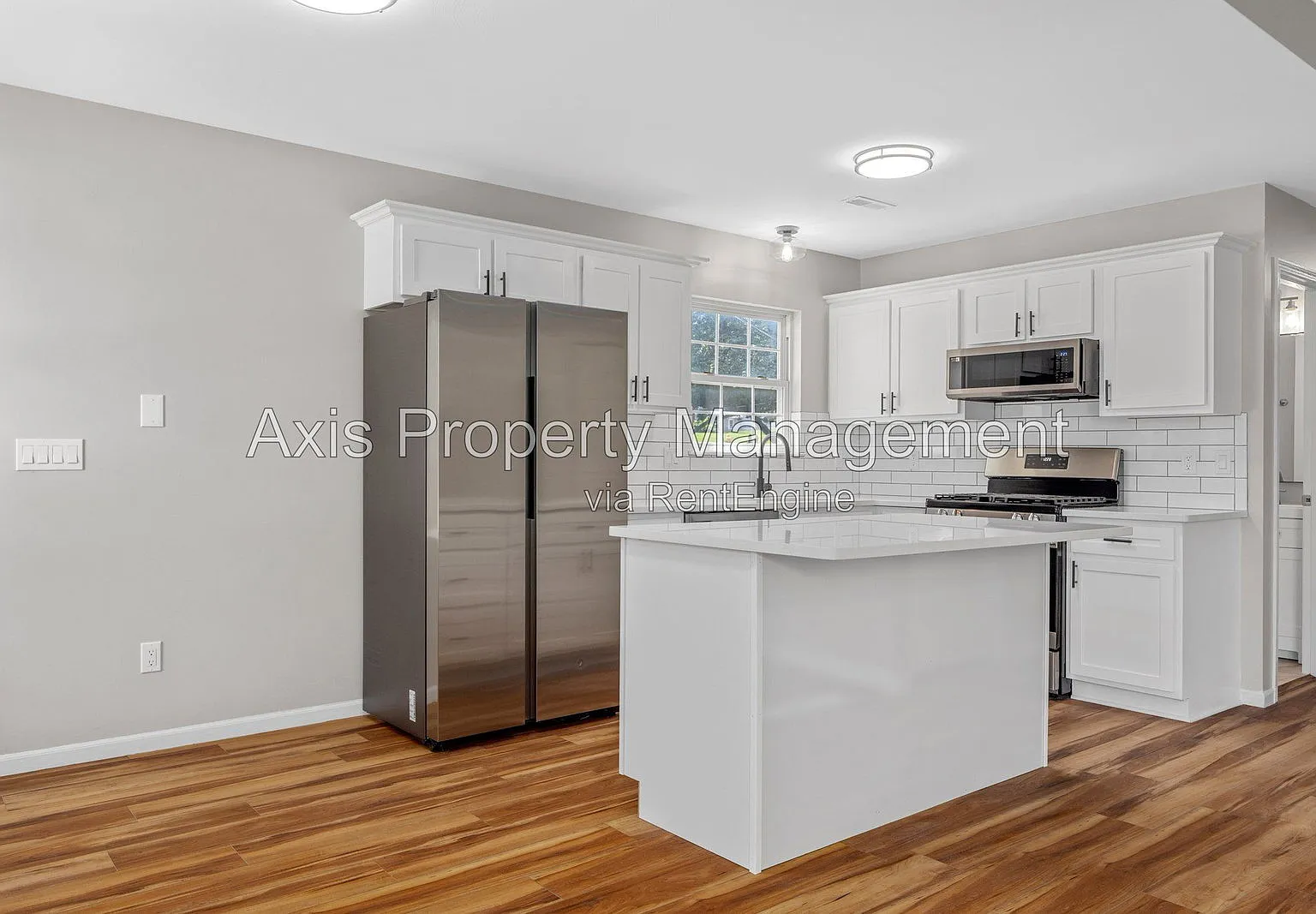 3 bed, 2.0 bath, 1056 sqft, $1,595 — Photo 4