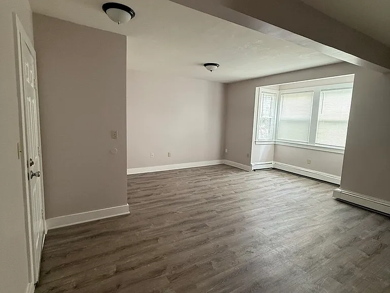 40 Winthrop St #4 — Photo 7