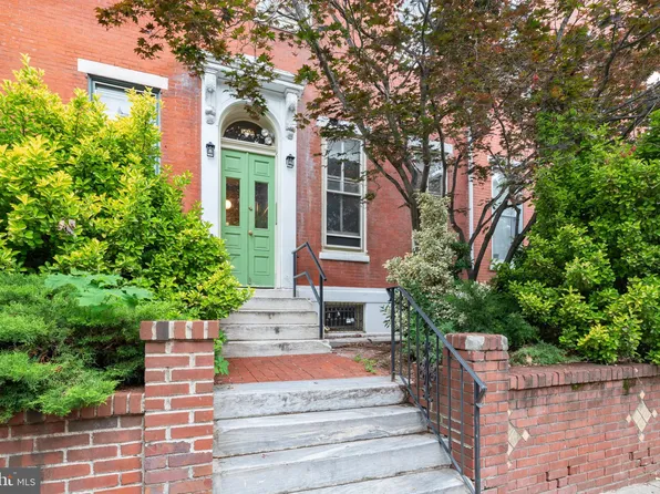 1529 Green St APT E, Philadelphia, PA 19130
