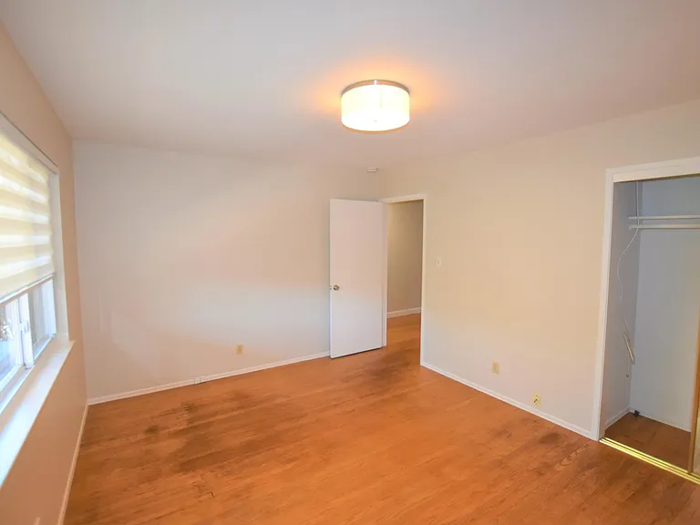 1476 Bedford Ave — Photo 12