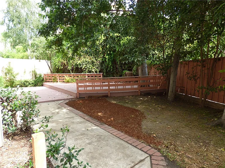 516 Monteleone Ave — Photo 26