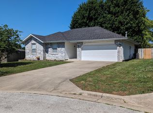 829 S Hazelnut Ave, Springfield, MO 65802