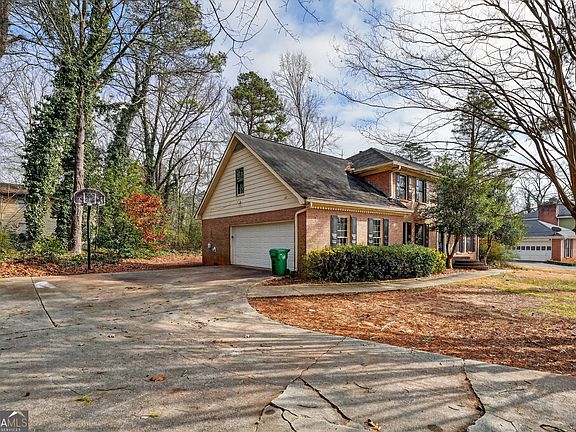 4th image of 4228 Kings Troop Rd