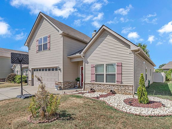 3rd image of 3352 Tourmaline Dr