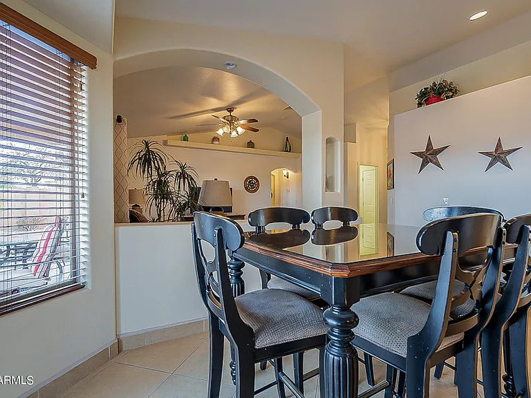 1105 N Cota Ln — Photo 15