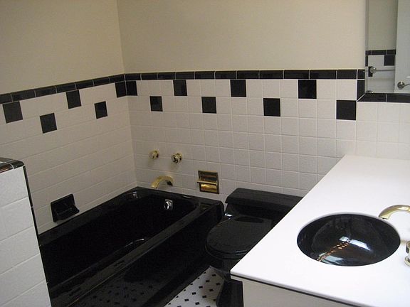 4th image of 484 Corrido Way