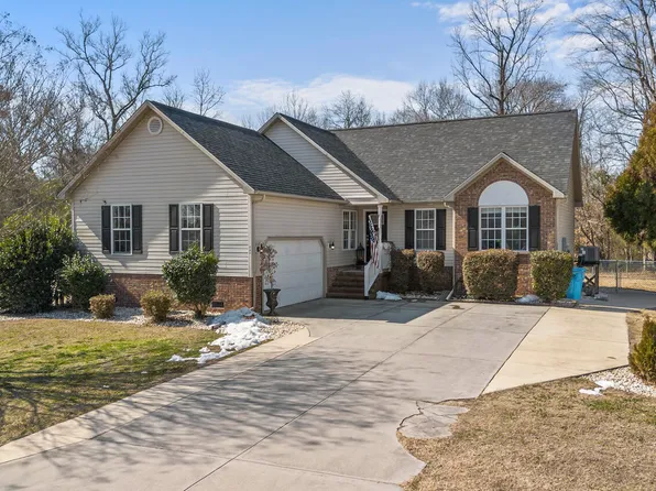 131 Forest Bluff Drive, Jacksonville, NC 28540