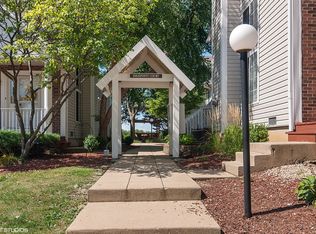 316 Highpoint Ct, Bolingbrook, IL 60440