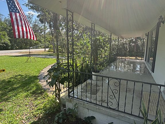 3rd image of 15215 Lake Pickett Rd