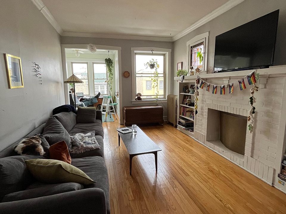 1st image of 3115 W Sunnyside Ave Unit 3