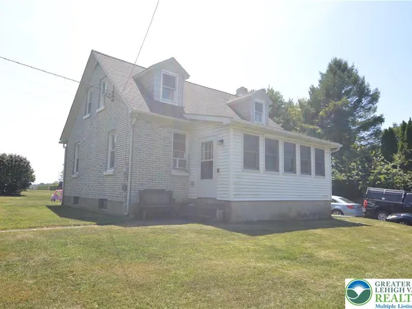 3151 Valley View Dr, Bath, PA 18014