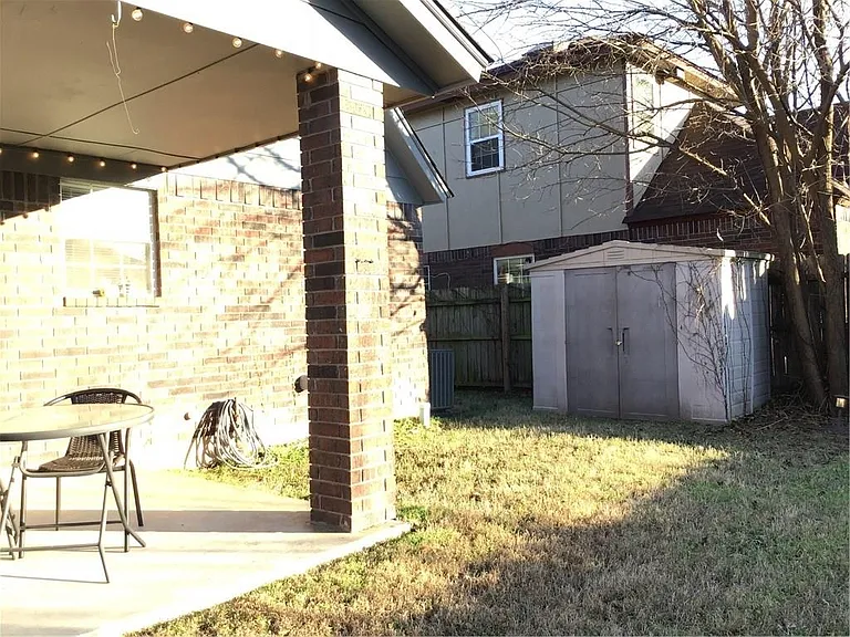2123 Lakecrest Dr — Photo 20
