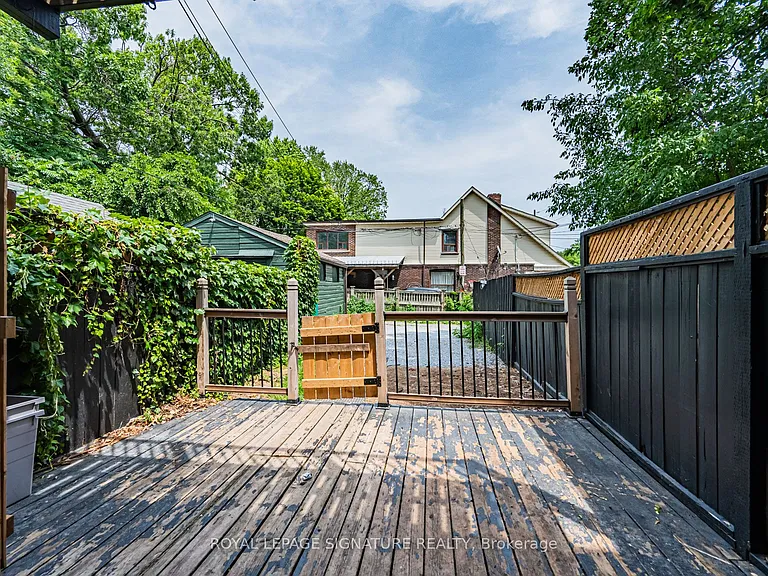 573 Coxwell Ave — Photo 25