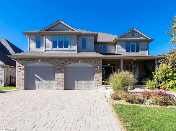 8 Zaduk Pl, Guelph, ON N1G 0A7
