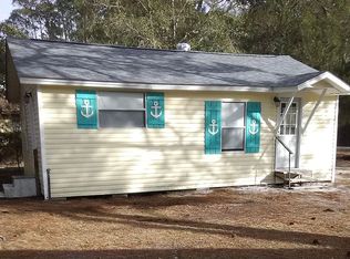 44 Division St, Panacea, FL 32346