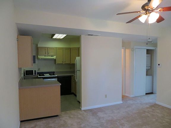5th image of 205 N West St APT D