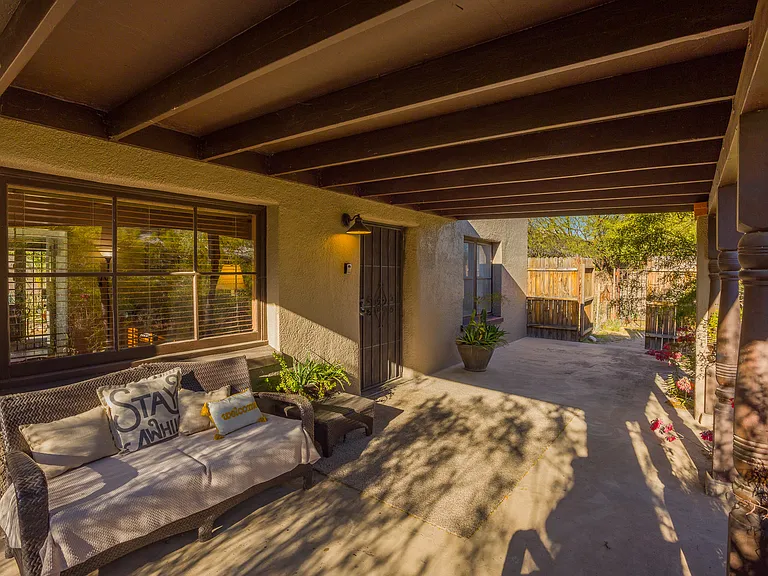1533 E Lester St — Photo 11