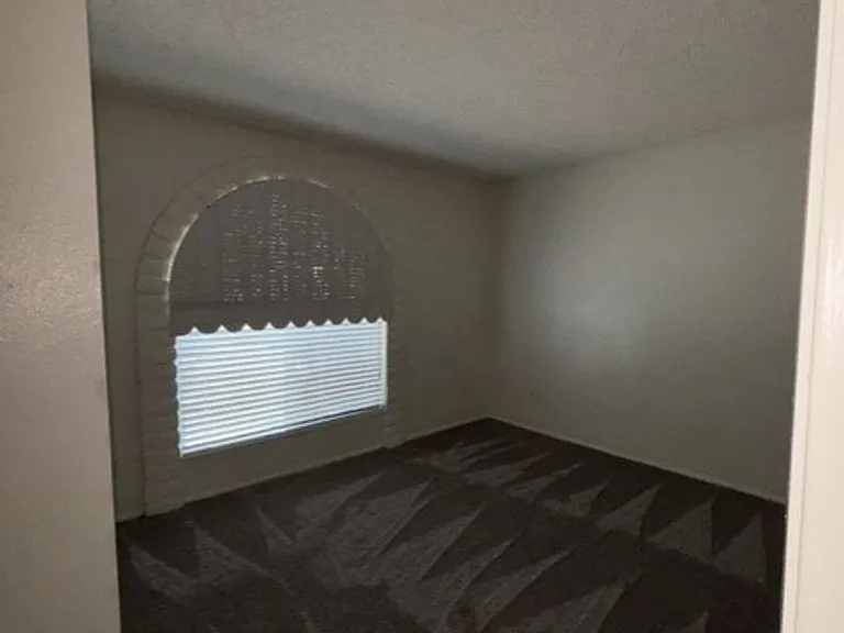 2618 W Knowles Ave — Photo 10