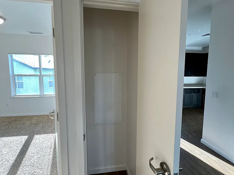Esposti Park Apartments — Photo 13