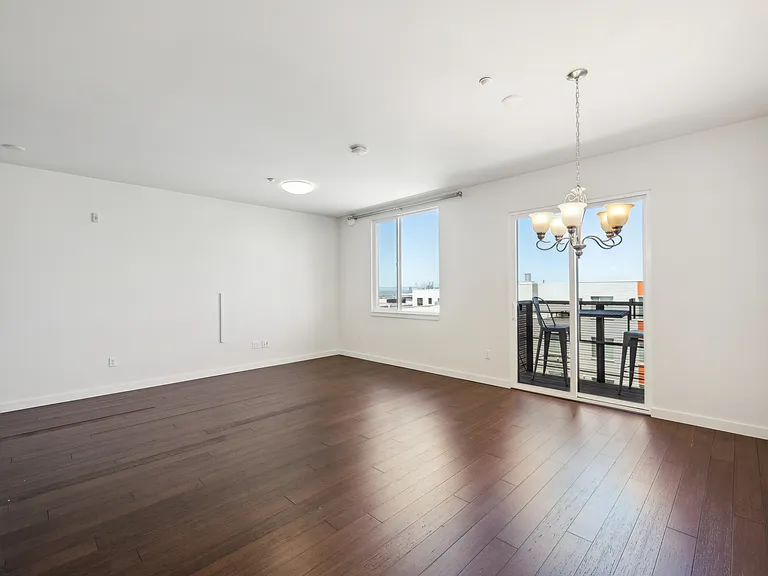 50 Jerrold Ave #305 — Photo 3