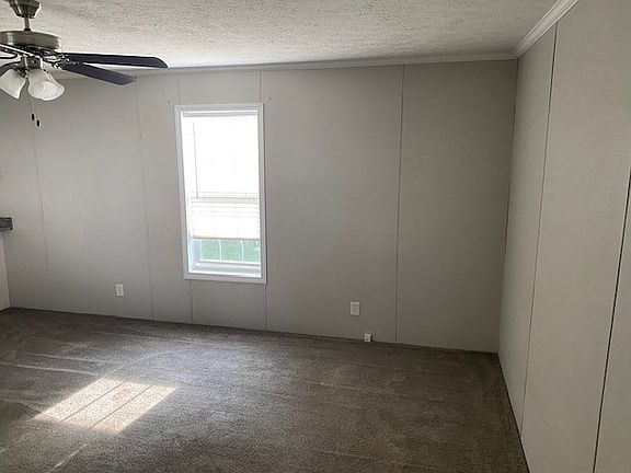 4th image of 10 Bradley Ln #Ab10