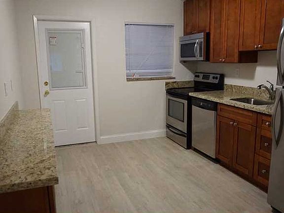 2nd image of 4510 NE 1st Ter