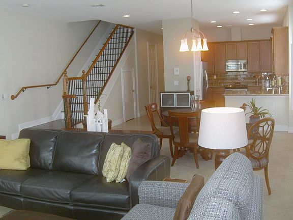 Living and dining area, 10 foot ceilings w/recessed lighting