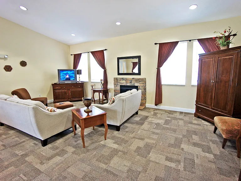 Grande Court Apartments at Boggy Creek — Photo 10