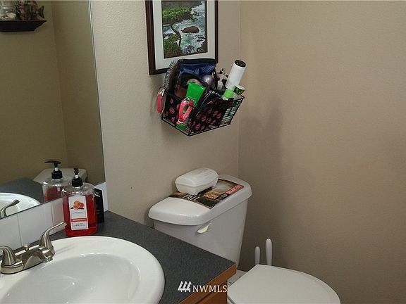 4th image of 3463 Ocasta Street NE