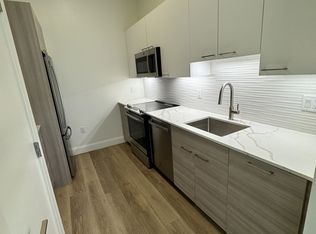 1077 Commonwealth Ave #213A, Boston, MA 02215