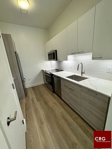 1077 Commonwealth Ave #213A Photo 1