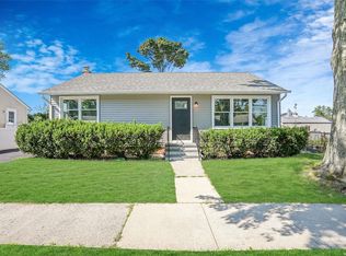 3349 Great Neck Rd, Amityville, NY 11701