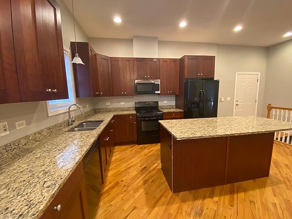 4th image of 1522 W Greenleaf Ave