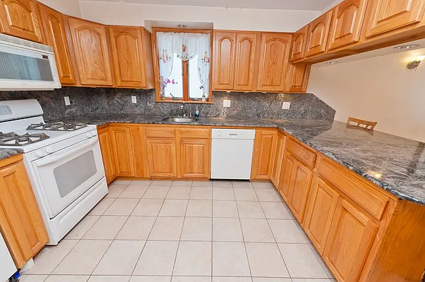 Rented by Compass | media 42