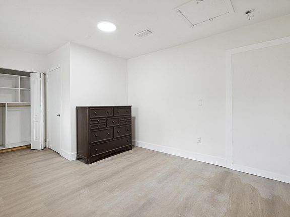 5th image of 152 Avenue 56 St