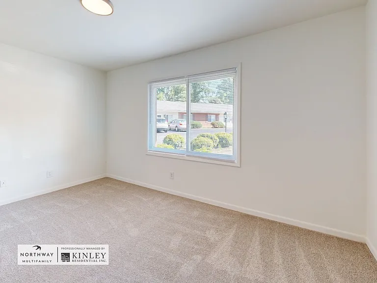 Meadowood Apartments — Photo 24