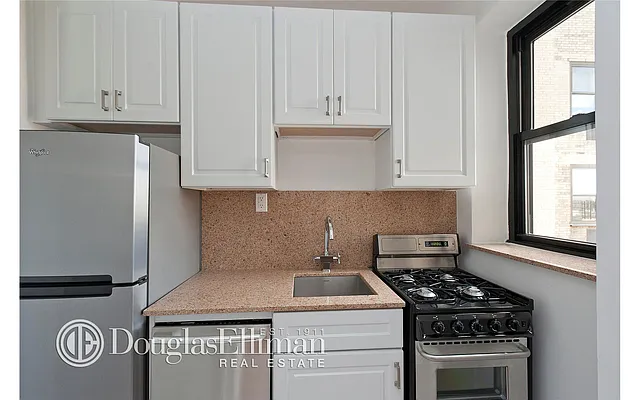 Rented by Douglas Elliman | media 38