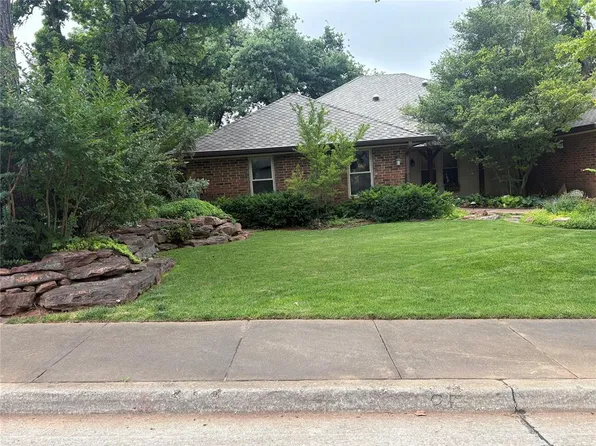 1002 Sunny Brook Dr, Edmond, OK 73034