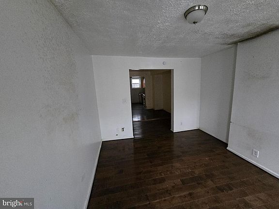 2nd image of 1121 Cleveland St