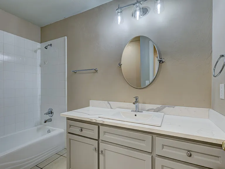 2104 Del Simmons Dr — Photo 34